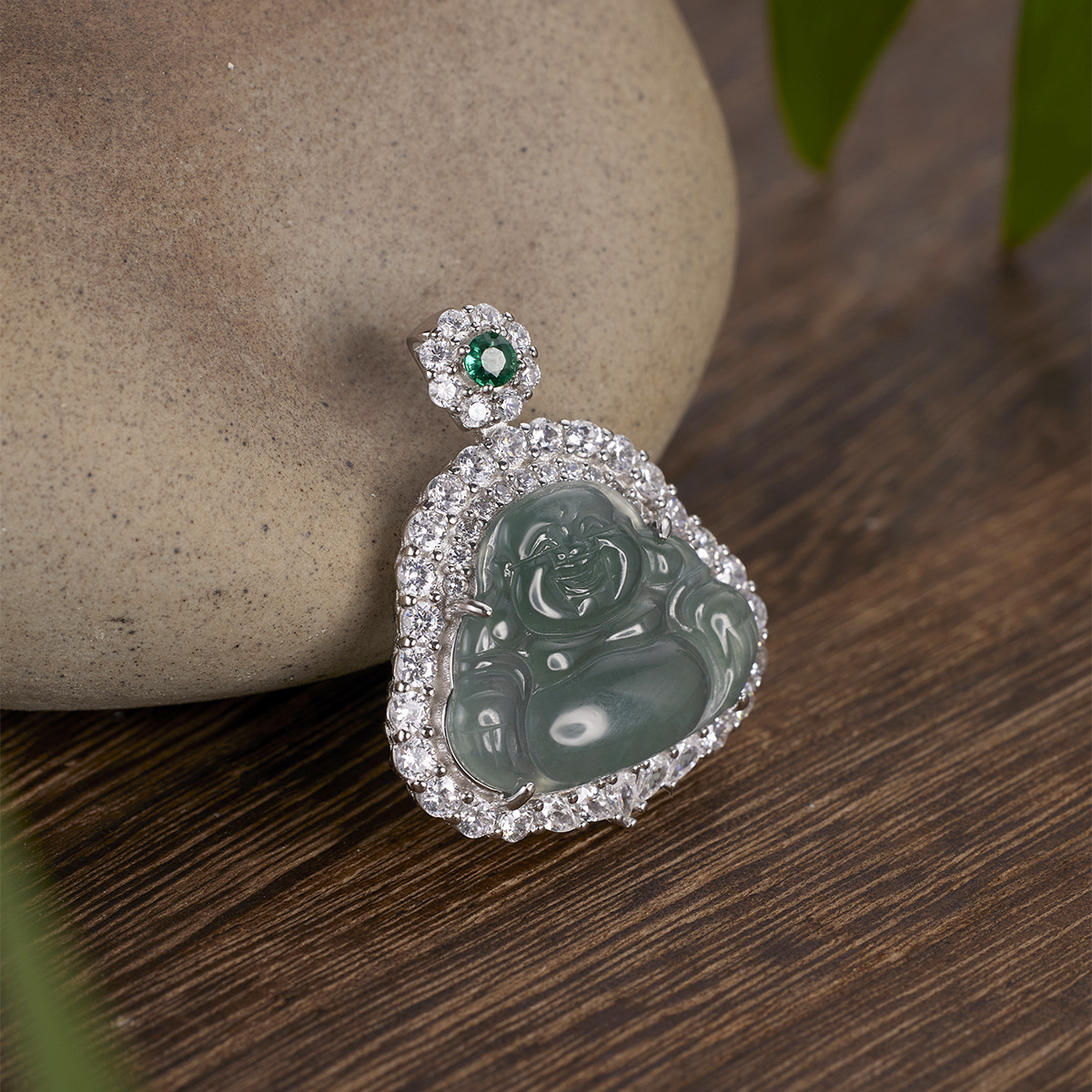 A large-sized natural jadeite pendant for the Buddha deity, a new Chinese-style high-end silver-inlaid jade jewelry with a national trend