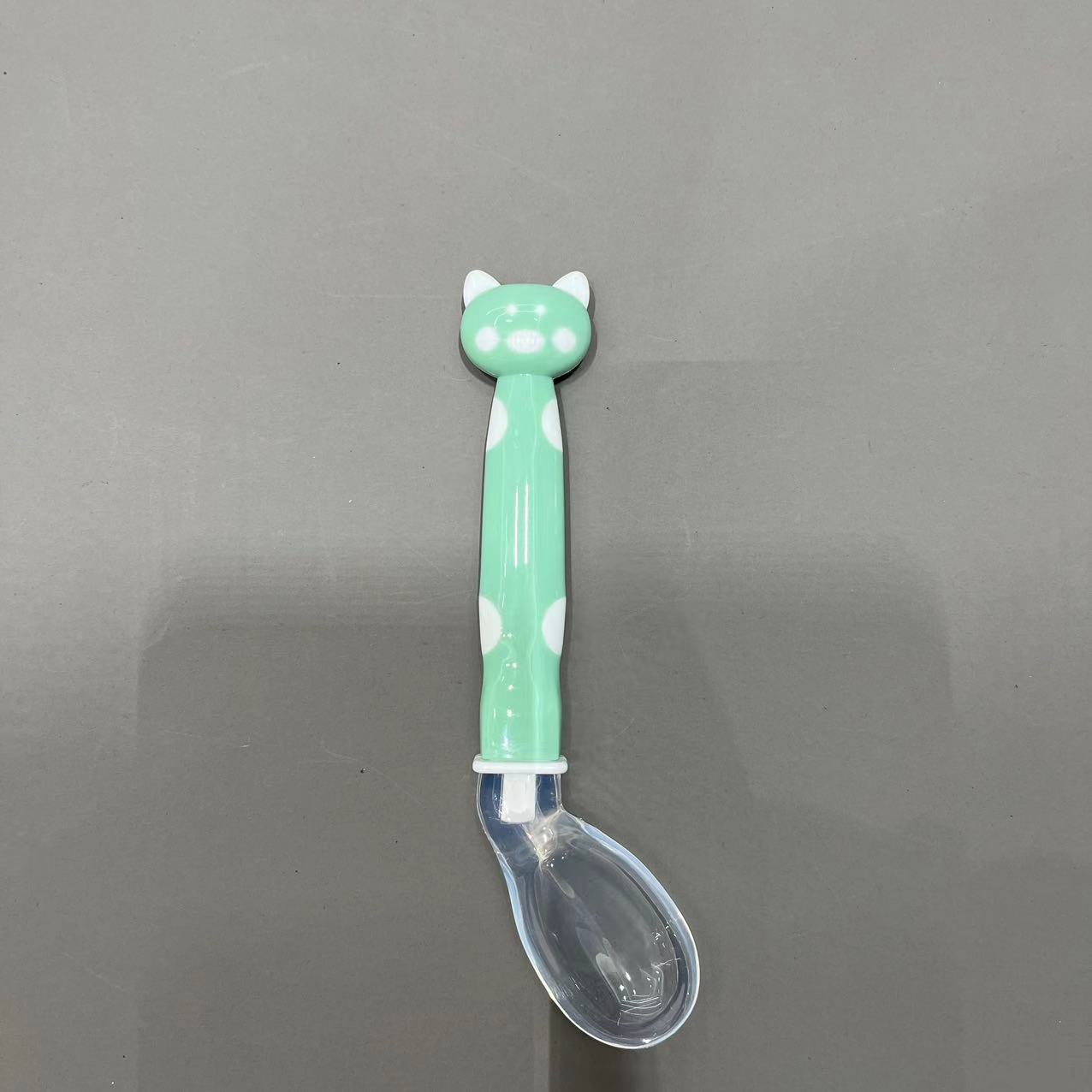 折叠水瓢白底实物图