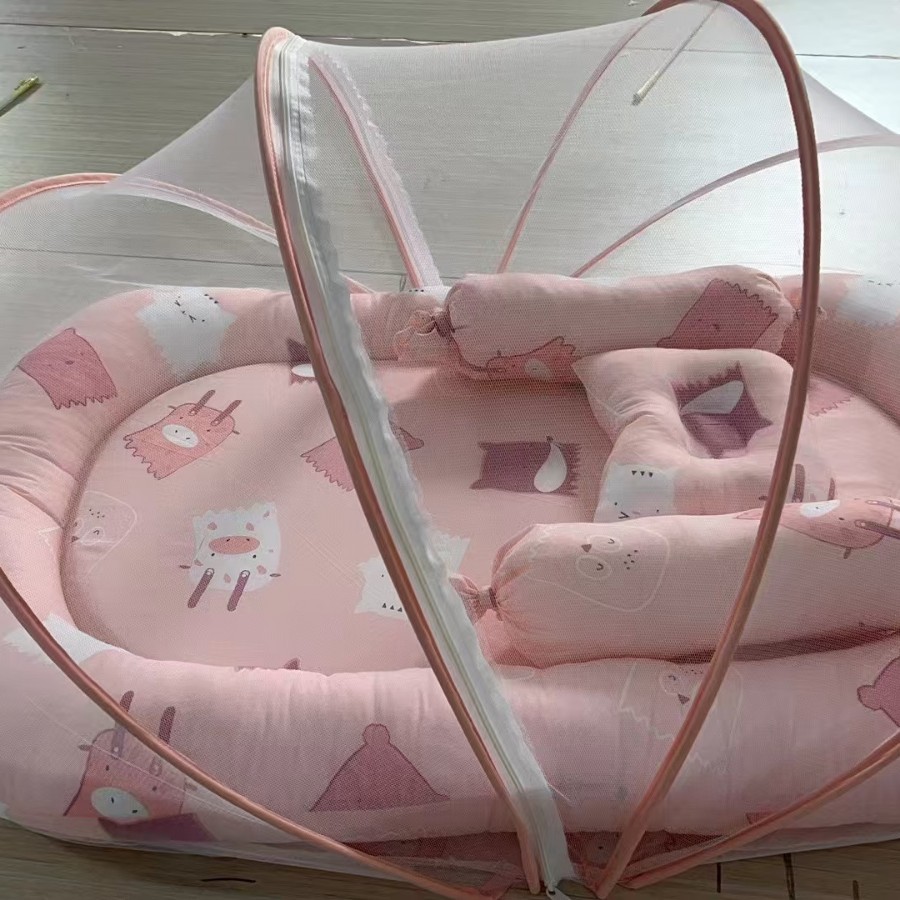 Baby uterine bed, children's mosquito net, bionic bed, four-piece set, baby bed, middle bed, foldable portable bed, mosquito net Application Scenario