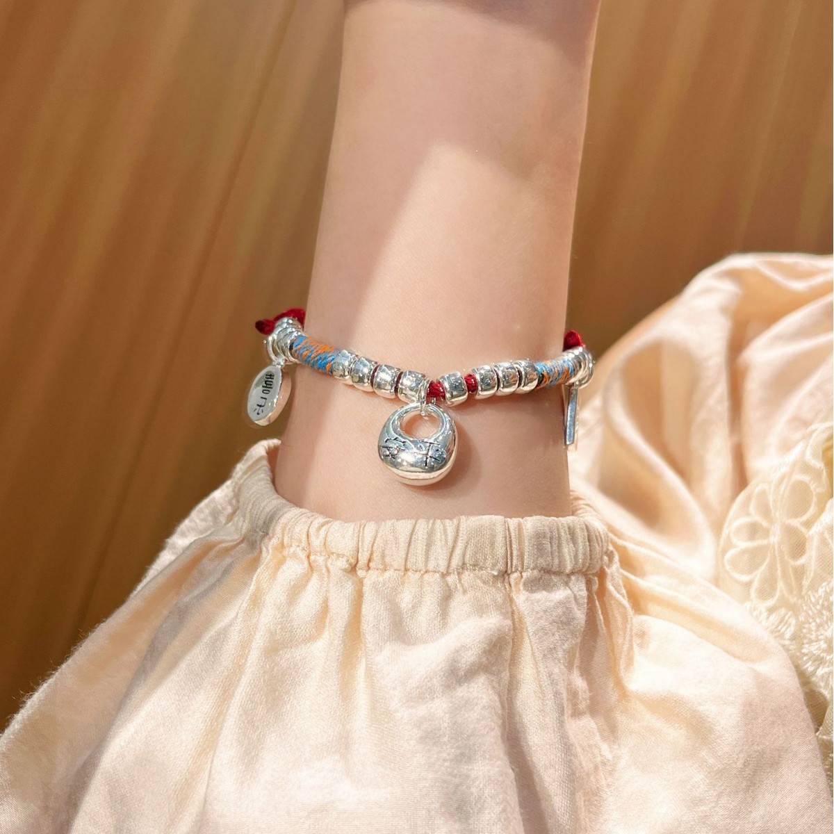 Copper-plated Miao silver coiled bracelet, solid small fat red string pure silver bracelet, bracelet, couple, men and women, may they have a peaceful and happy life Specification drawing