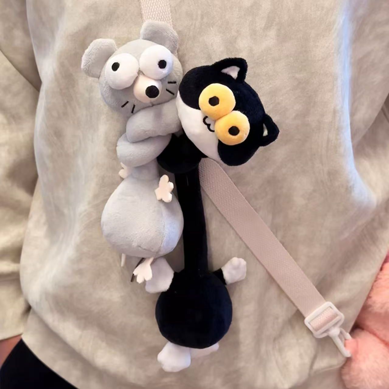 Super cute and evil long-necked animal pendants, funny dolls, plush toys, birthday gifts, and cute figurines Application Scenario