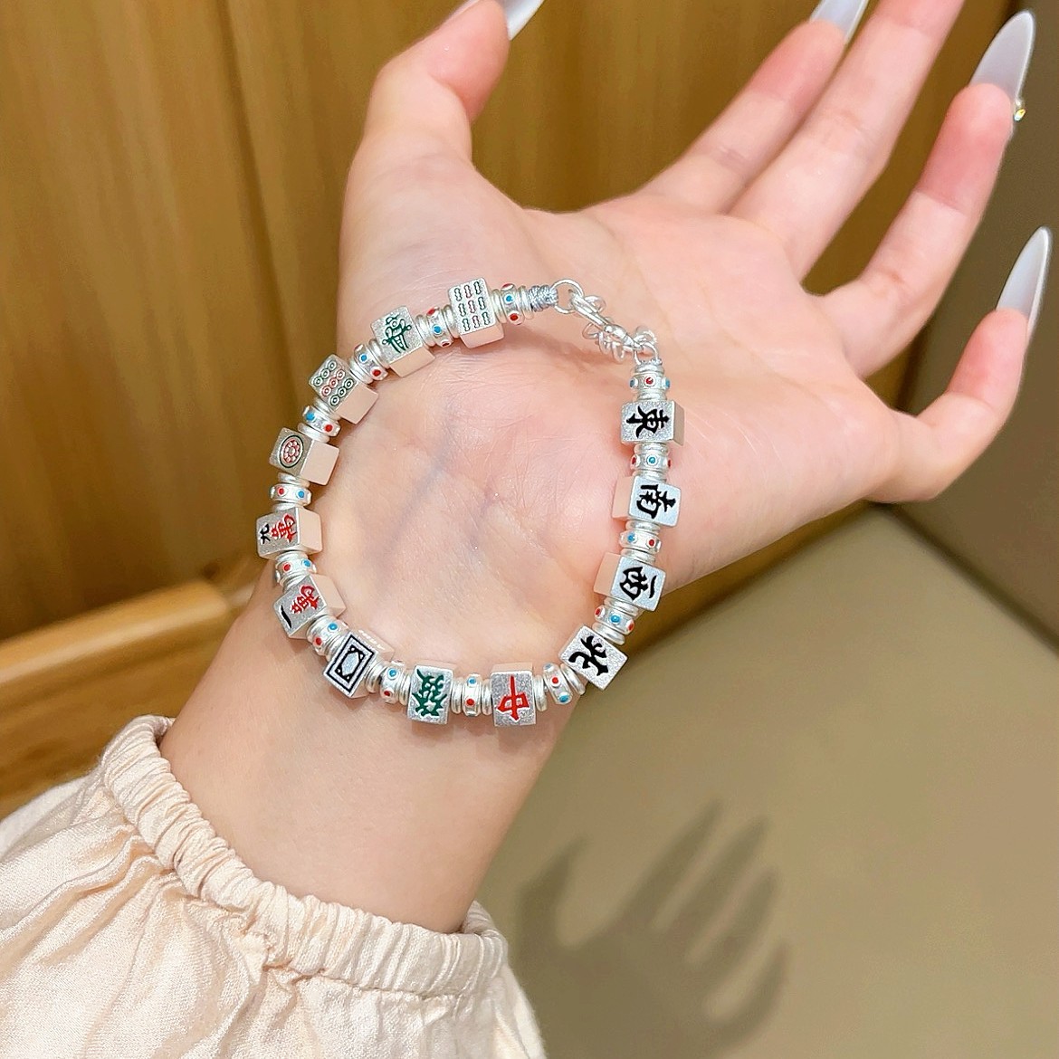 Copper-plated Miao silver and hidden silver mahjong bracelet possessed by the gambling god, light luxury mahjong, no need to worry about niche, unique and versatile bracelets Specification drawing