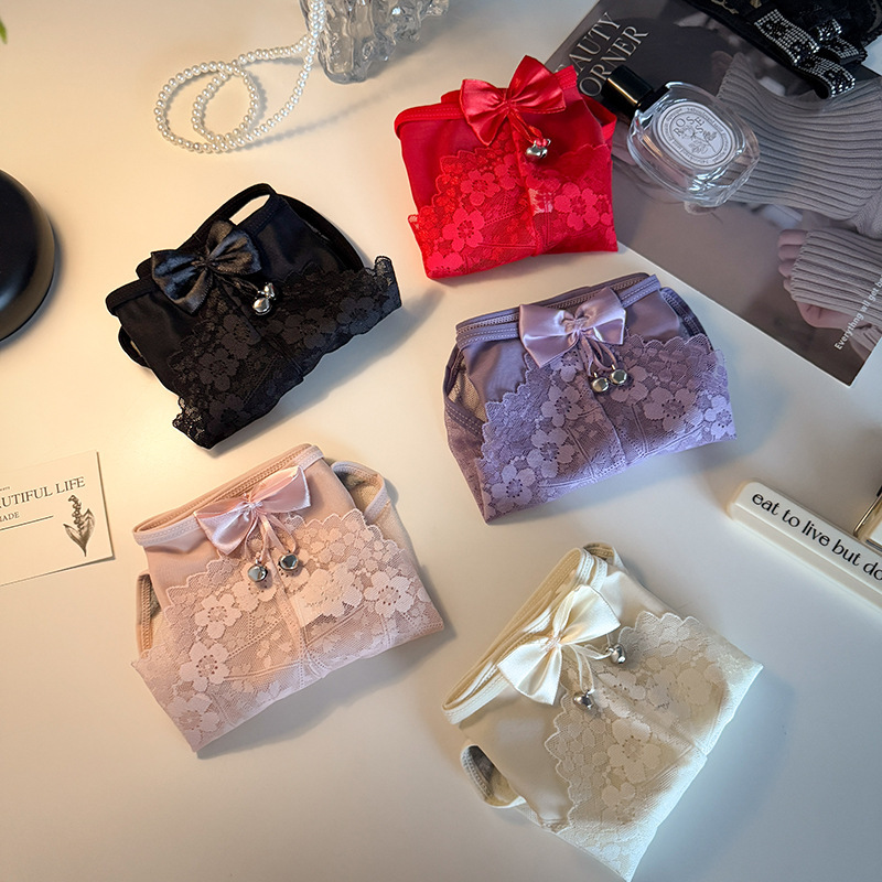 New light luxury oil-polished satin women's underwear with lace, sexy bell cutout, comfortable and alluring, low-waisted and seamless underwear Application Scenario