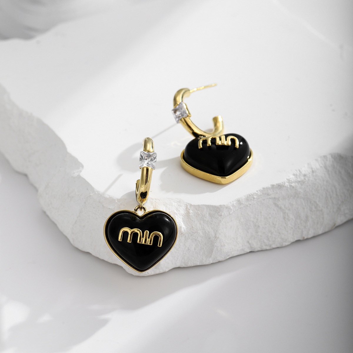 设计师新款925银针个性MIU耳环网红直播爆款耳饰爱心街定制来样细节图