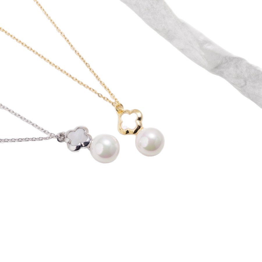 A new, versatile and stylish four-leaf clover mother-of-pearl collarbone chain necklace pendant Item Picture