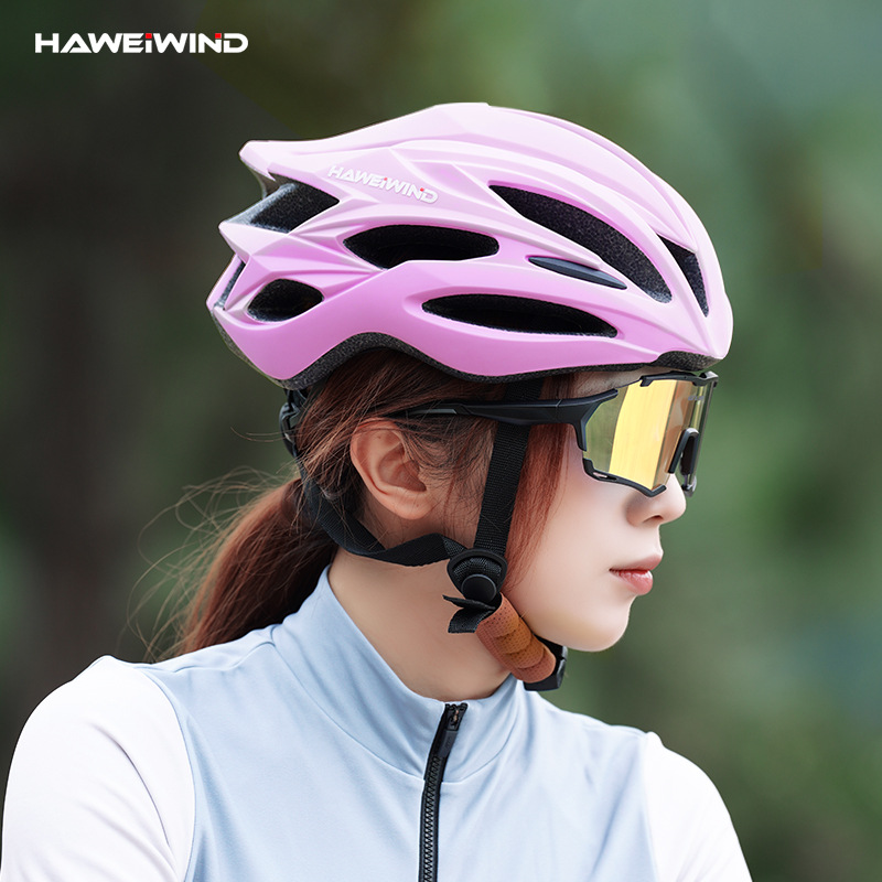 骑行头盔实物图