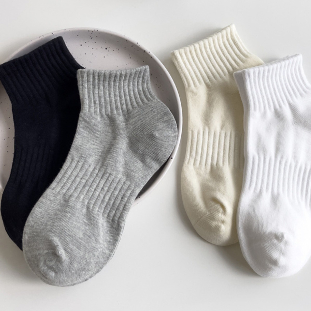 Boneless sewn socks solid color short socks spring and summer solid color simple black and white short leg versatile student cotton socks College socks Specification image