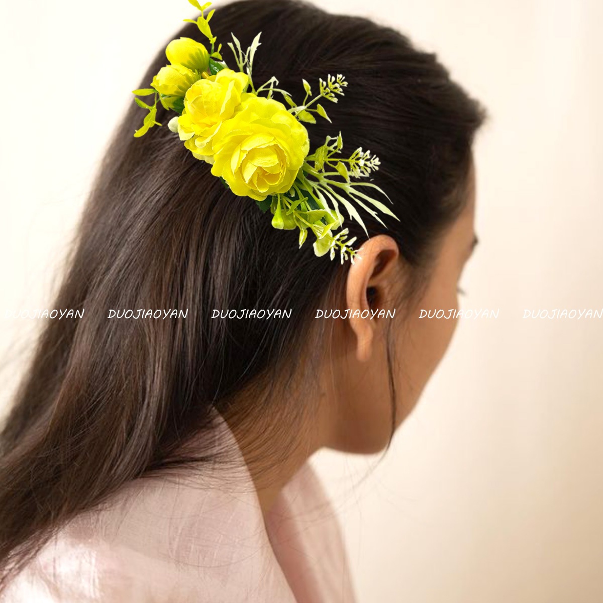 European and American rose hair combs, colorful and realistic rose headwear, bride's wedding hair accessories, party and ball flower headwear Application Scenario