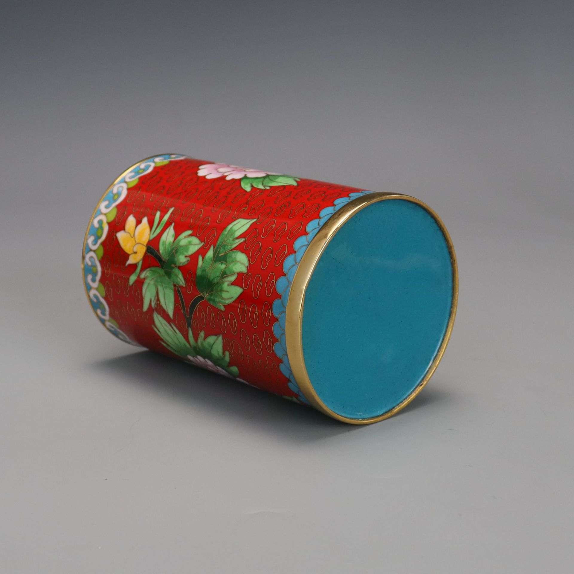 Beijing Cloisonne craft culture gift and decorative item: Traditional copper body cloisonne enamel polished 5-inch pen holder Specification image
