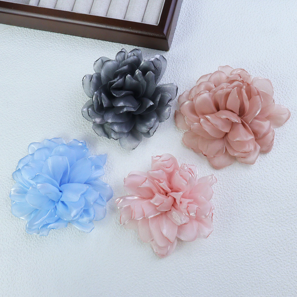 布艺胸针/饰品胸针/胸花/辅料鸵鸟毛/火车配饰细节图