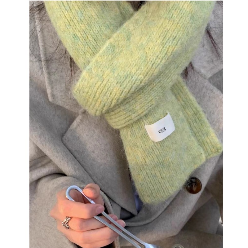 One-piece consignment, high-end Korean-style new versatile and warm solid-color knitted scarf with wool in yellow and green, cute little scarf for women's street stall wholesale Specification image