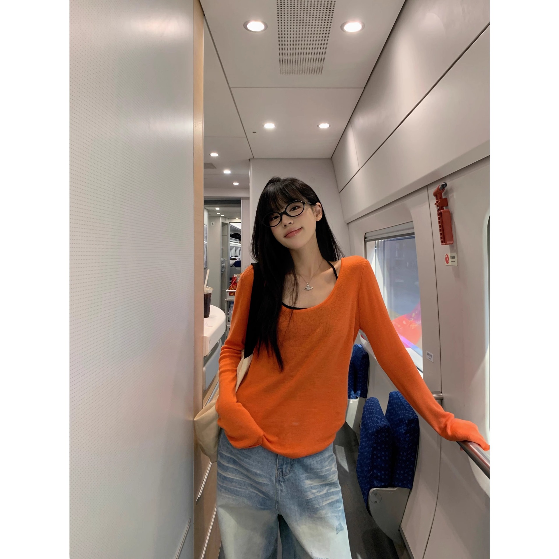 女式T恤实物图