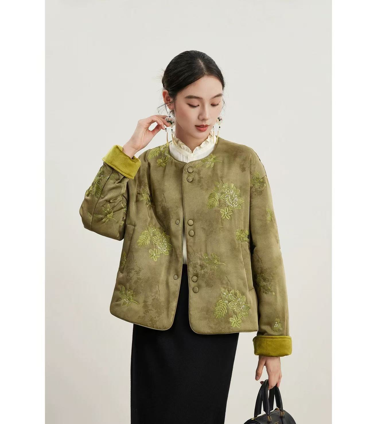 New Chinese-style women's coat, cotton-padded jacket, winter new retro heavy embroidery short top, cotton-padded jacket Item Picture