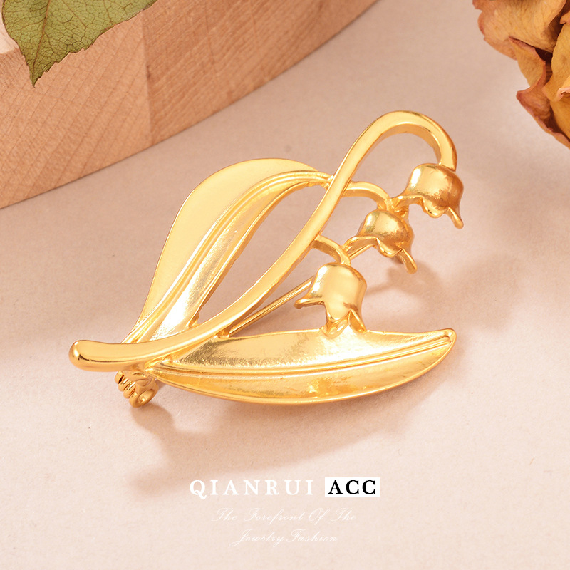 Retro golden lily of the valley brooch, Japanese and Korean series plant flower pins, clothing accessories, women's clothing accessories, corsages, French light details Picture