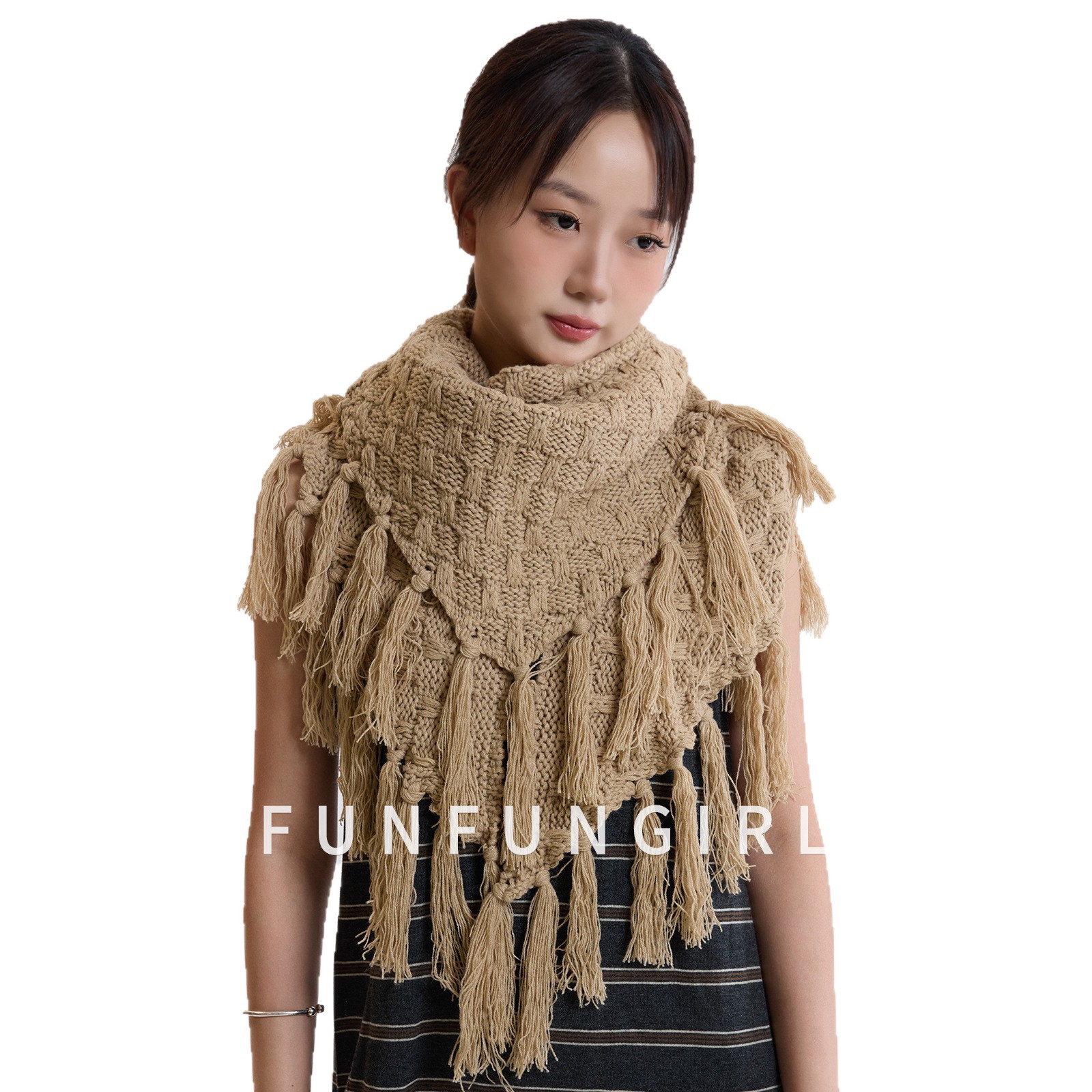 One-piece consignment for autumn and winter, soft and versatile tassel, ethnic-style knitted warm extended scarf, hidden checkered hanger, thickened triangular shawl, wholesale from street stalls Item Picture