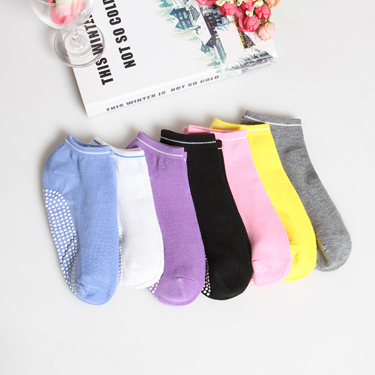 Factory wholesale yoga socks, glue-coated candy-colored sports anti-slip socks, floor and boat socks, early education trampoline socks in stock details Picture