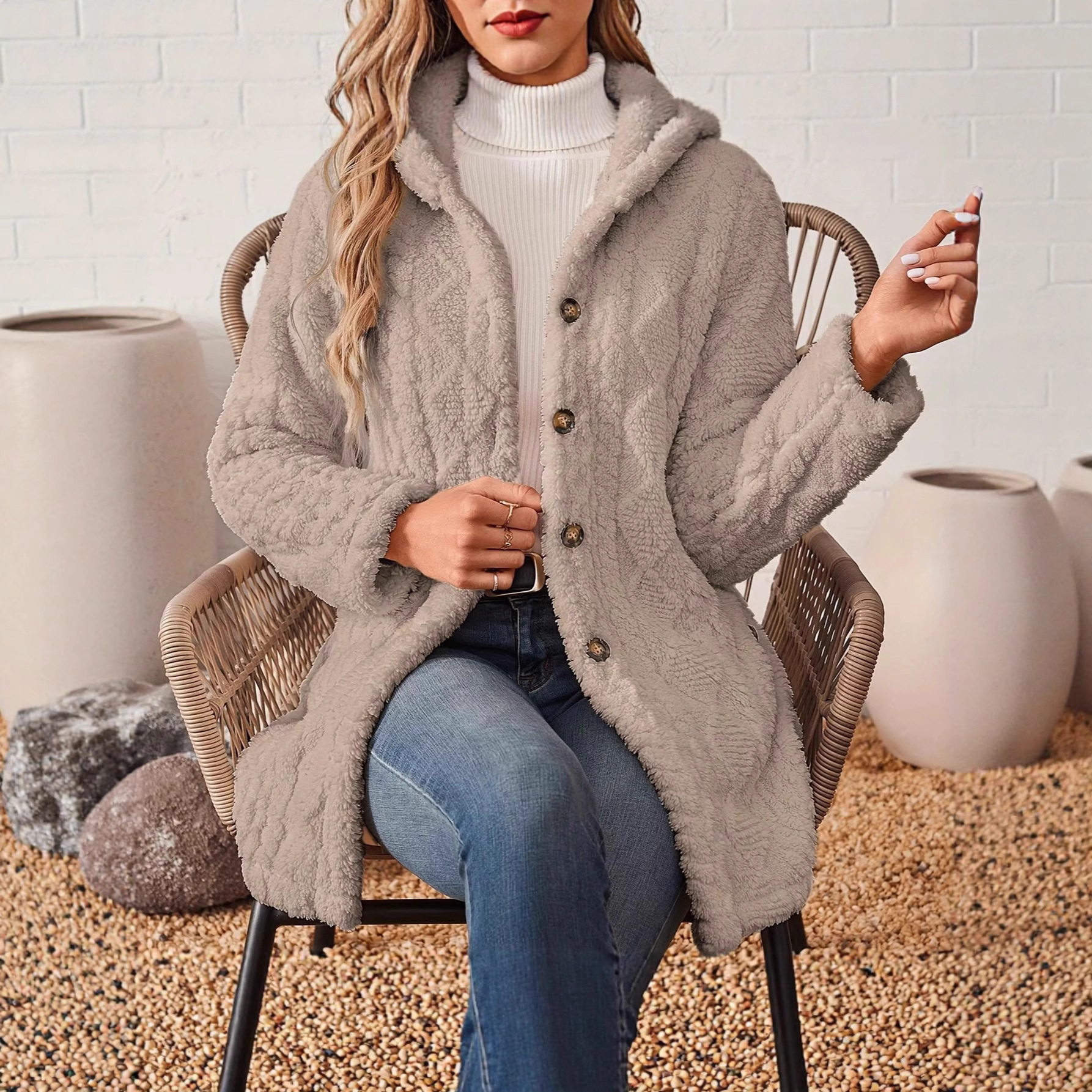 2025 Cross-border new style European and American button front hooded jacket Teddy casual warm long jacket Application Scenario