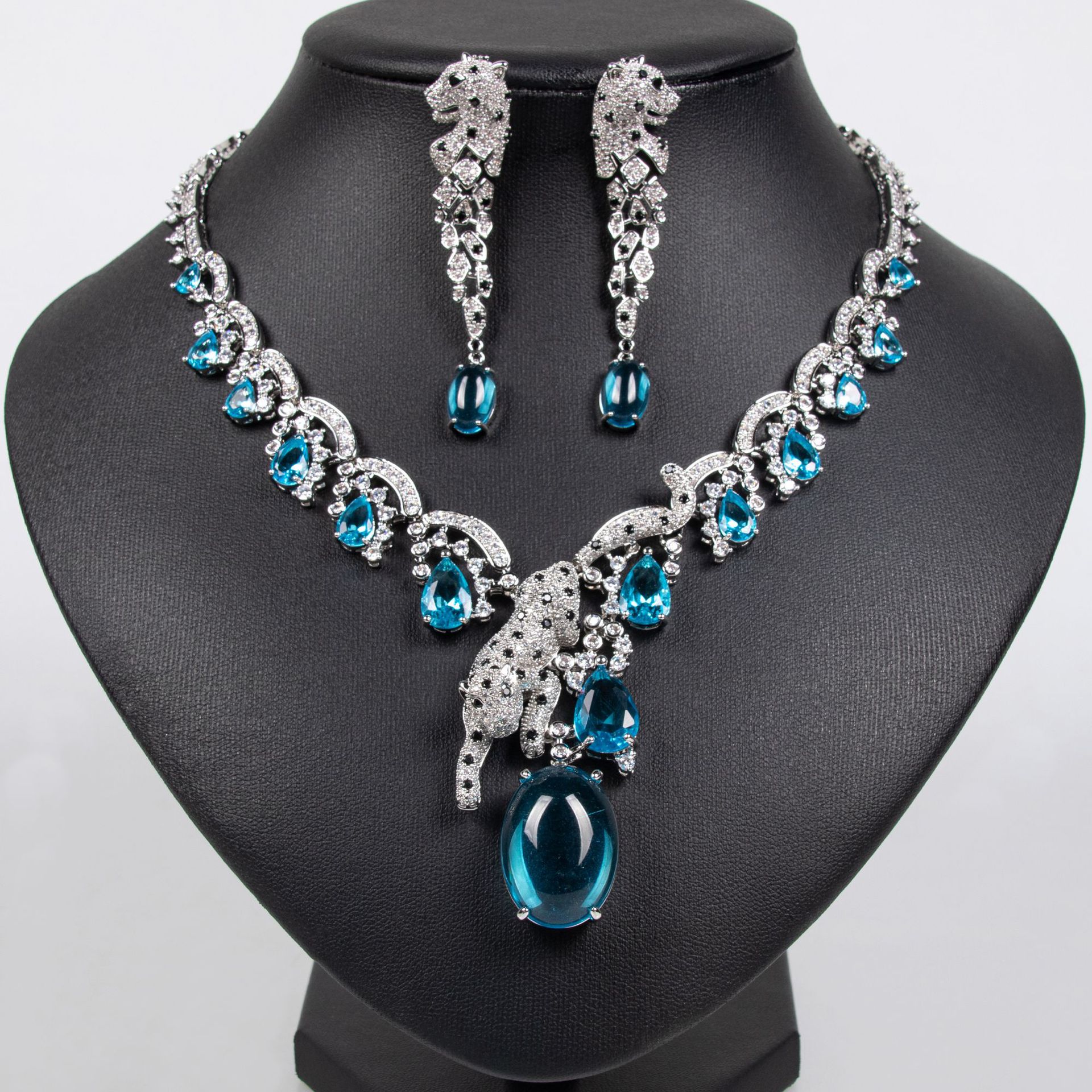 Moda europea y americana exagerado leopardo zirconia adornos collar conjunto de personalidad vestido versátil adornos de noche collar por mayor LYTJ30611 feng yun joyería por mayor collar conjunto de pendientes joyas caibao zirconia conjunto de cadena