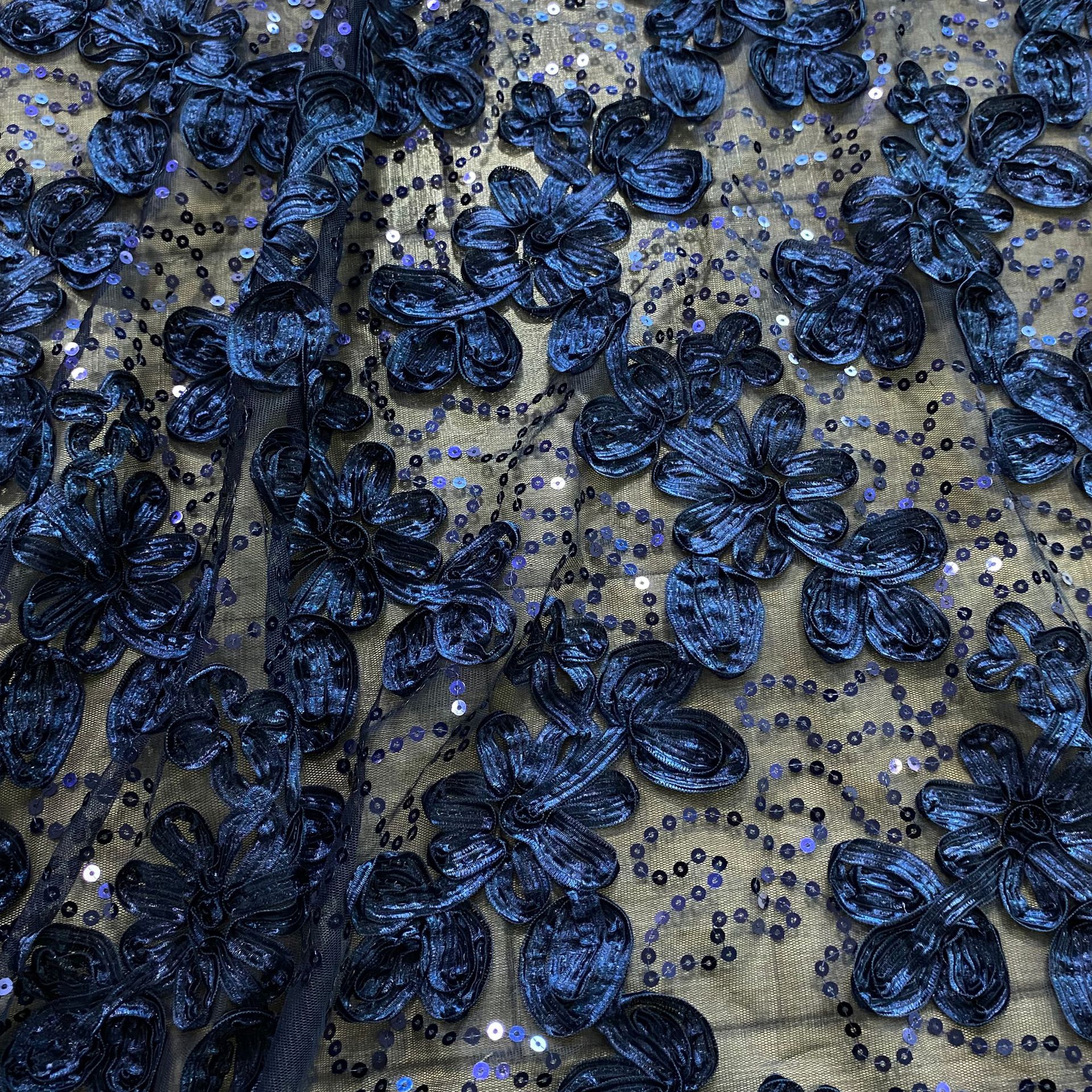 Factory stock of three-dimensional ribbon embroidered fabric, sequined lace fabric, flower-embroidered mesh fabric for women's evening gowns Specification image