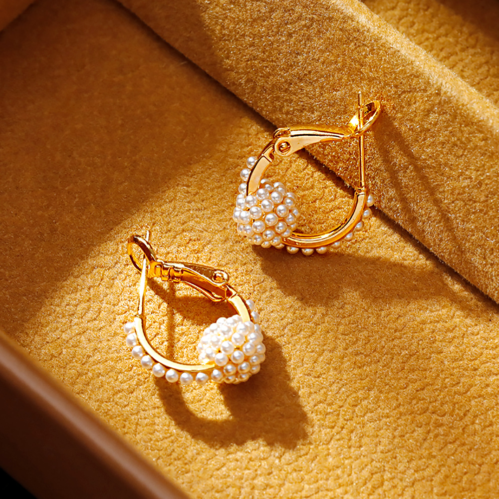 Hyacinth's unique design sense, super ethereal pearl ear rings, high-end French Hepburn style, slimming earrings, the new 2025 trend Application Scenario