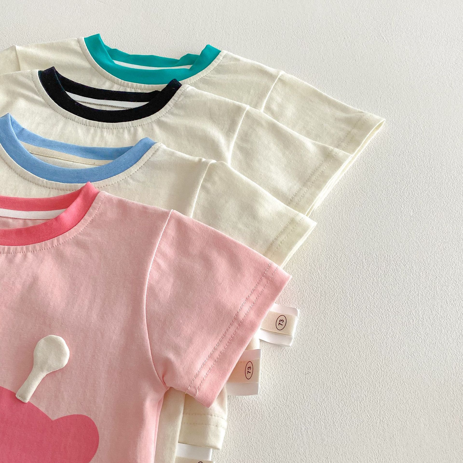 Children's cartoon set, Little Left and Little Right, summer girls' stylish short-sleeved T-shirt, thin boys' plaid shorts two-piece set Specification image