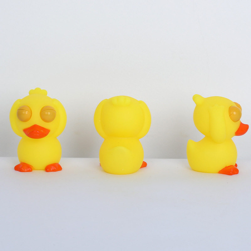 Nuevo divertido reventón de ojos tapping pato pinchando divertido juguete de descompresión tapping reventón de ojos pequeño pato amarillo enganchado juguetes de descompresión Application Scenario