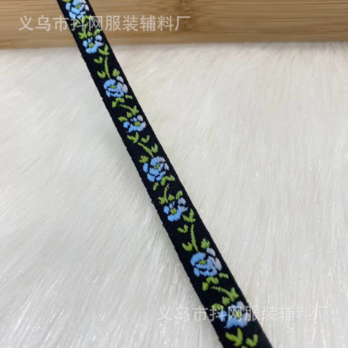 Wholesale of 0.8cm- 1cm handmade DIY bow, jacquard embroidery, webbing, hair accessories, headwear, performance costumes and accessories Application Scenario