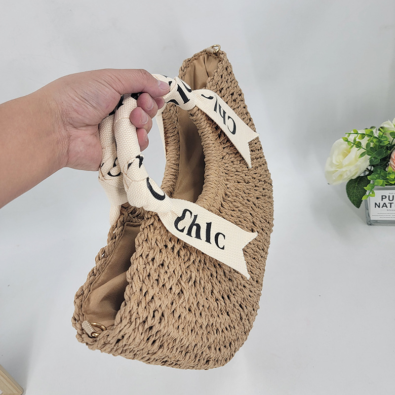 Wholesale of vintage straw woven bags, round bucket bags, woven bags, straw woven letter ribbon beach bags and women's bags in stock Application Scenario