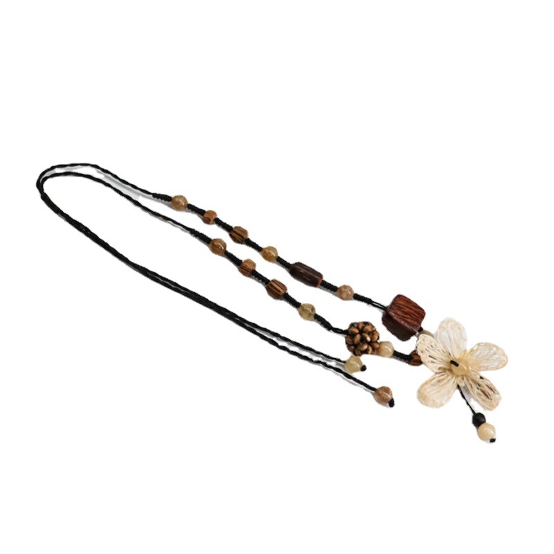 民族风个性时尚毛衣链女款手工编织五叶花吊坠鸡翅木挂链项链饰品白底实物图