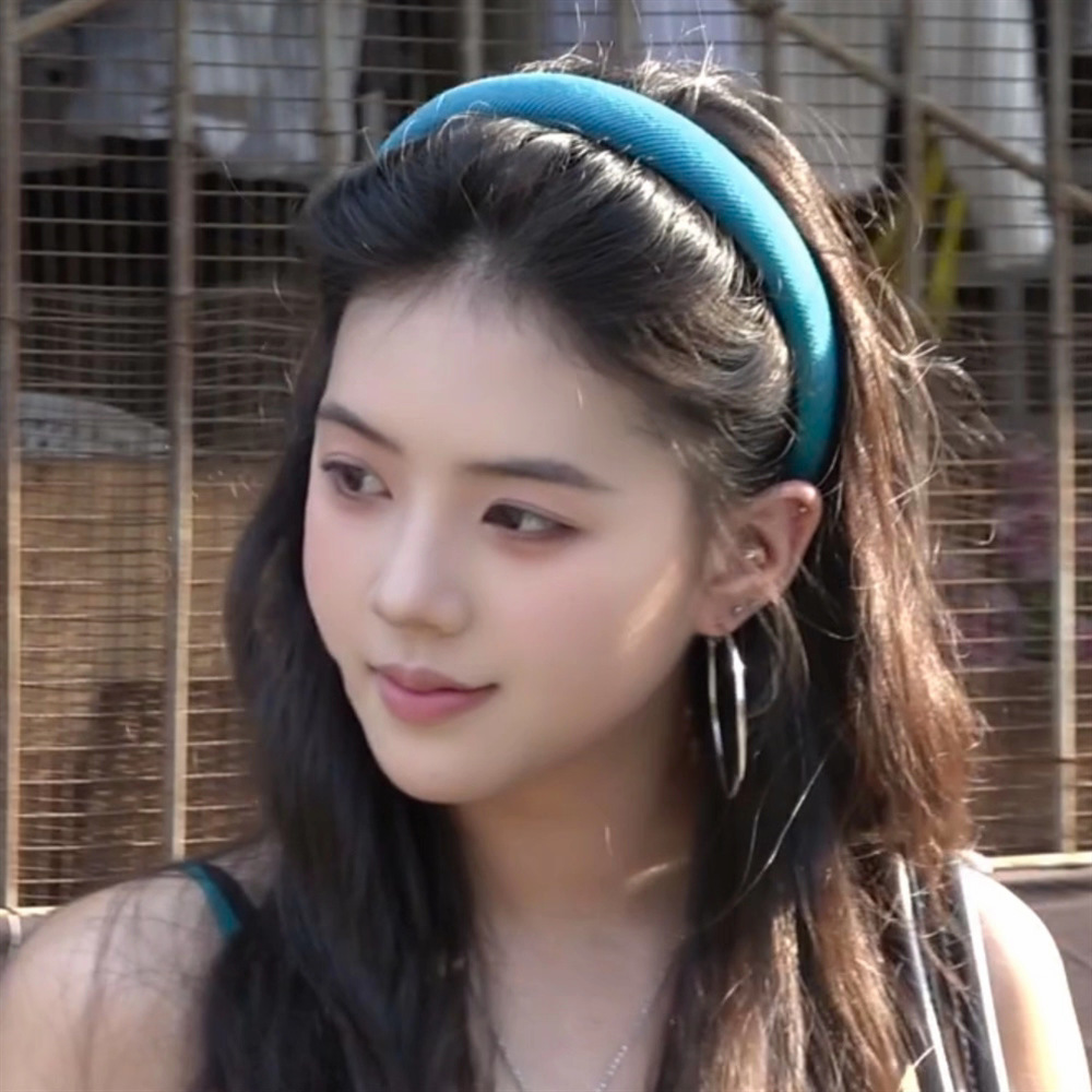 zoozmini lake blue sponge hair band is a versatile and fine headband accessory for women to wear on the outside of their heads details Picture