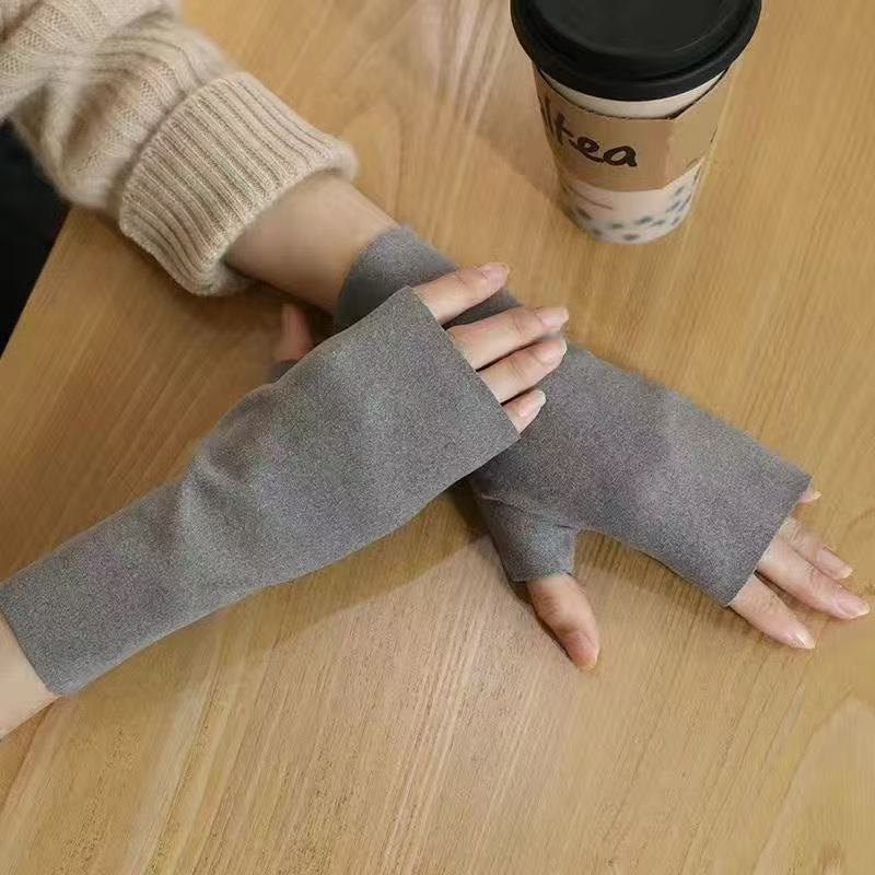 De Rong warm gloves, half-finger gloves, flexible writing, half-finger gloves with pockets, suitable for both men and women, self-heating wrist guards Application Scenario