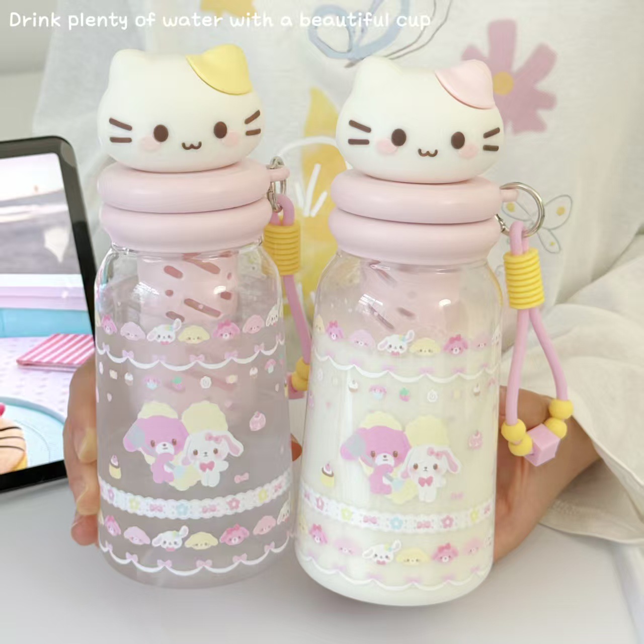 Hello Kitty cute straw water cup, tritan food-grade high-temperature resistant large-capacity leak-proof portable cup, student party, office, outdoor, summer plastic water cup