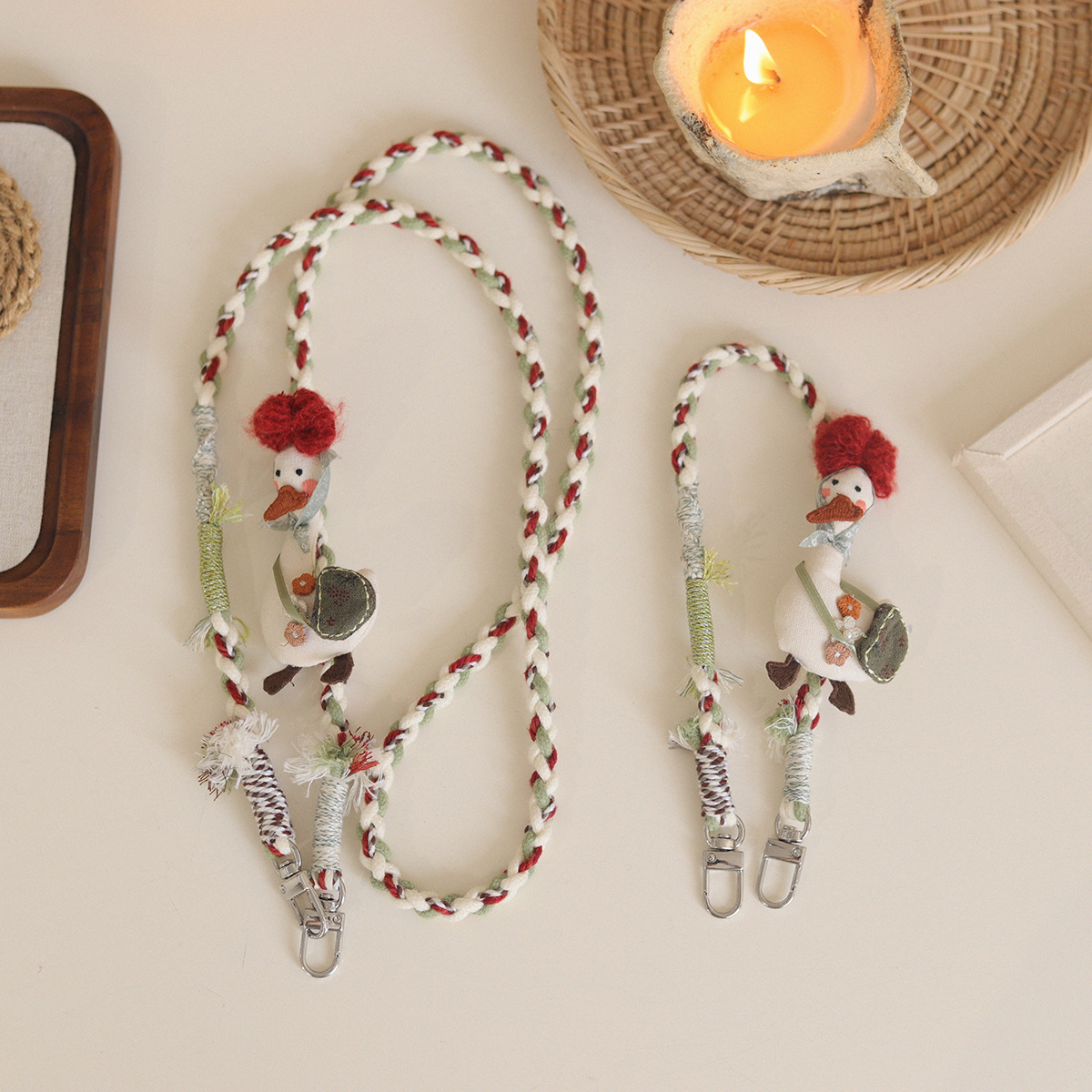 In the Spring Festival of 2026, there are cute and fun mobile phones, crossbody chain bows, big goose forest necklaces, shoulder straps, hand-carry lanyard