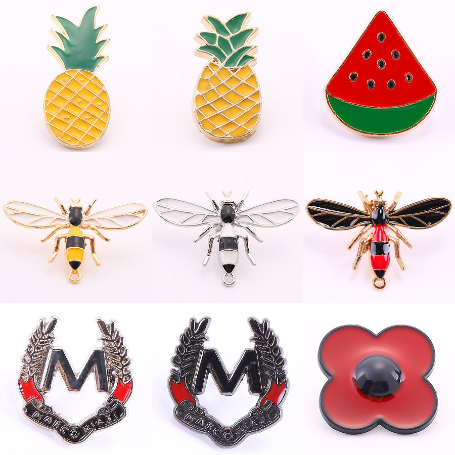 昆虫造型蜜蜂徽章字母M红色花朵菠萝西瓜水果徽章细节图