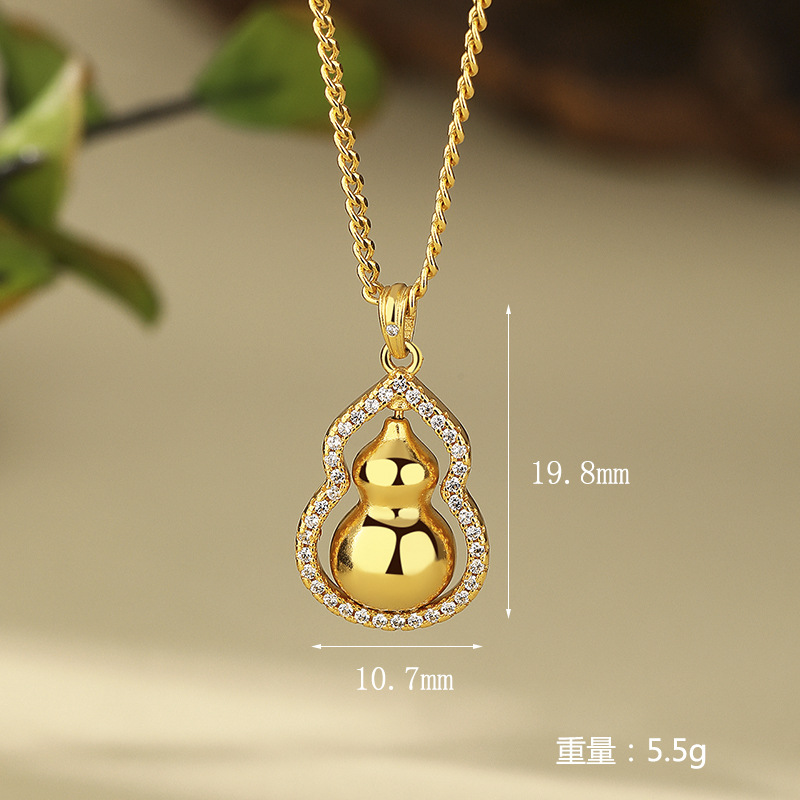 New Chinese-style necklace, gold-plated copper gourd pendant, simple yet elegant, ancient-style design, light luxury, fashionable and versatile necklace Application Scenario