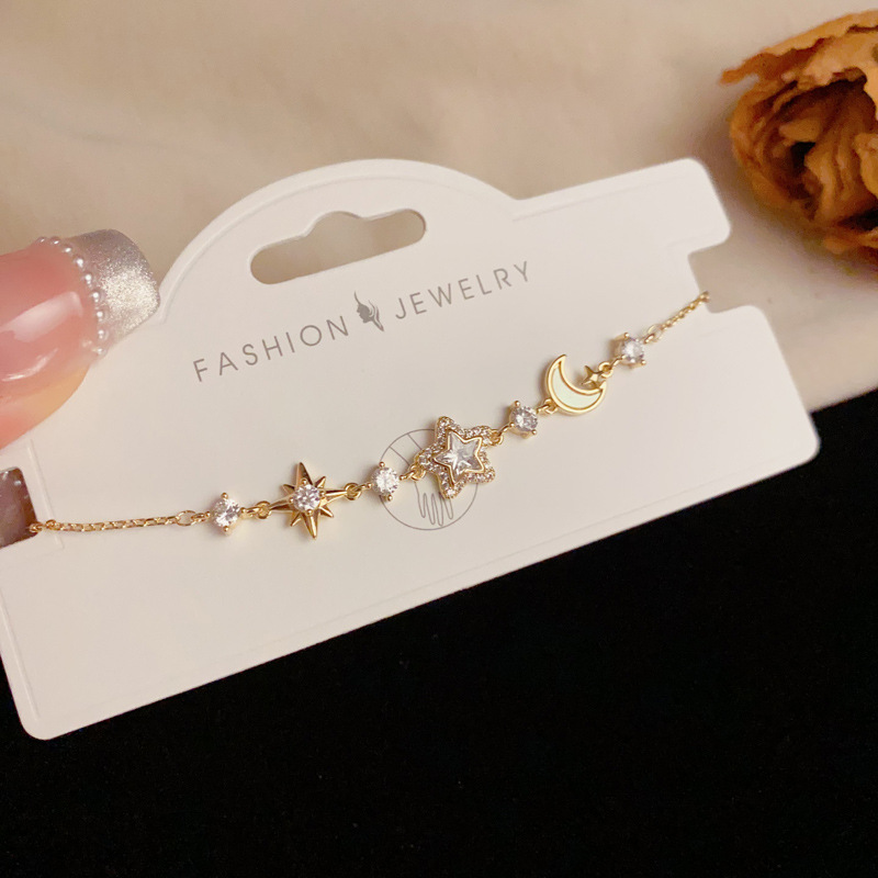 The new summer fashion, sweet and versatile diamond star moon bracelet is a niche, elegant and simple design accessory Application Scenario