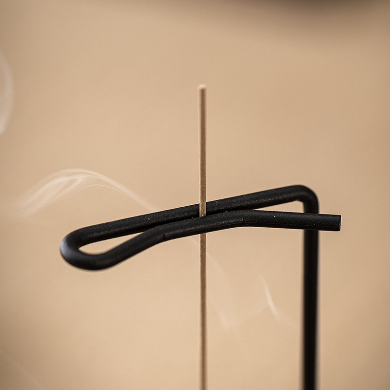 The base of the incense stick has a high-end feel and does not dust. The sandalwood incense holder can be hung upside down. The incense holder of the incense burner and the incense tray can be hung Specification image