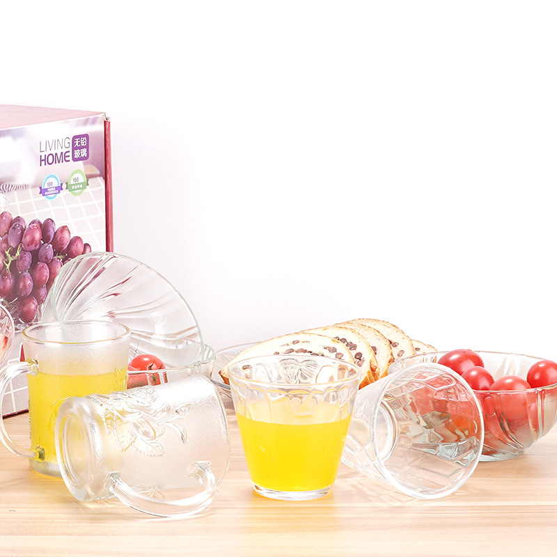 New eight-piece set of tableware, featuring glass and crystal bowls, plates and water cups. Grand packaging, practical and promotional gifts Application Scenario