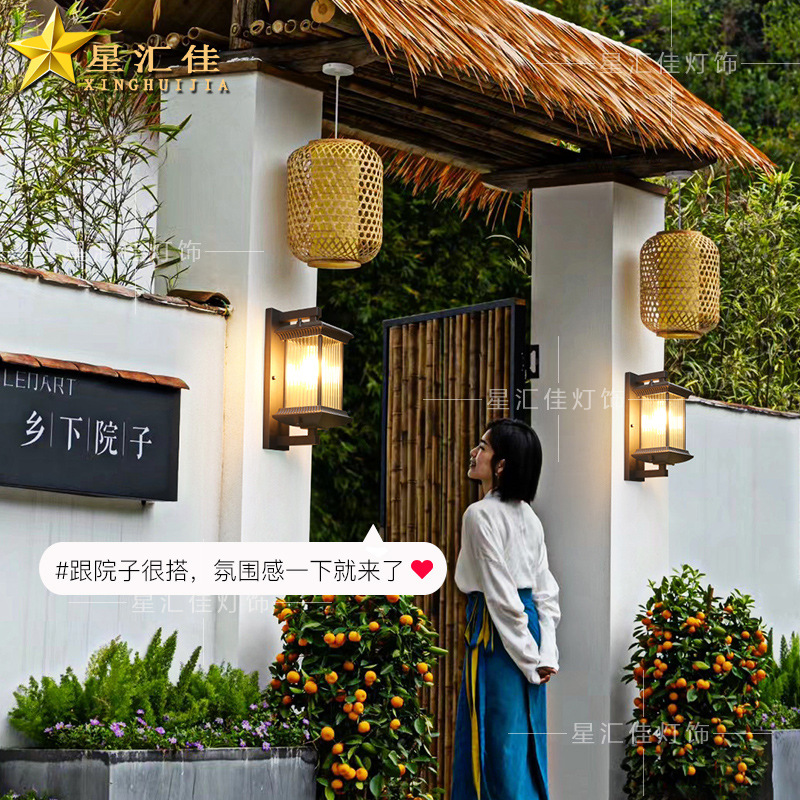 Modern Chinese-style outdoor wall lamps with waterproof features for villas, courtyards, retro outdoor balconies, and columns on both sides of the main entrance Application Scenario