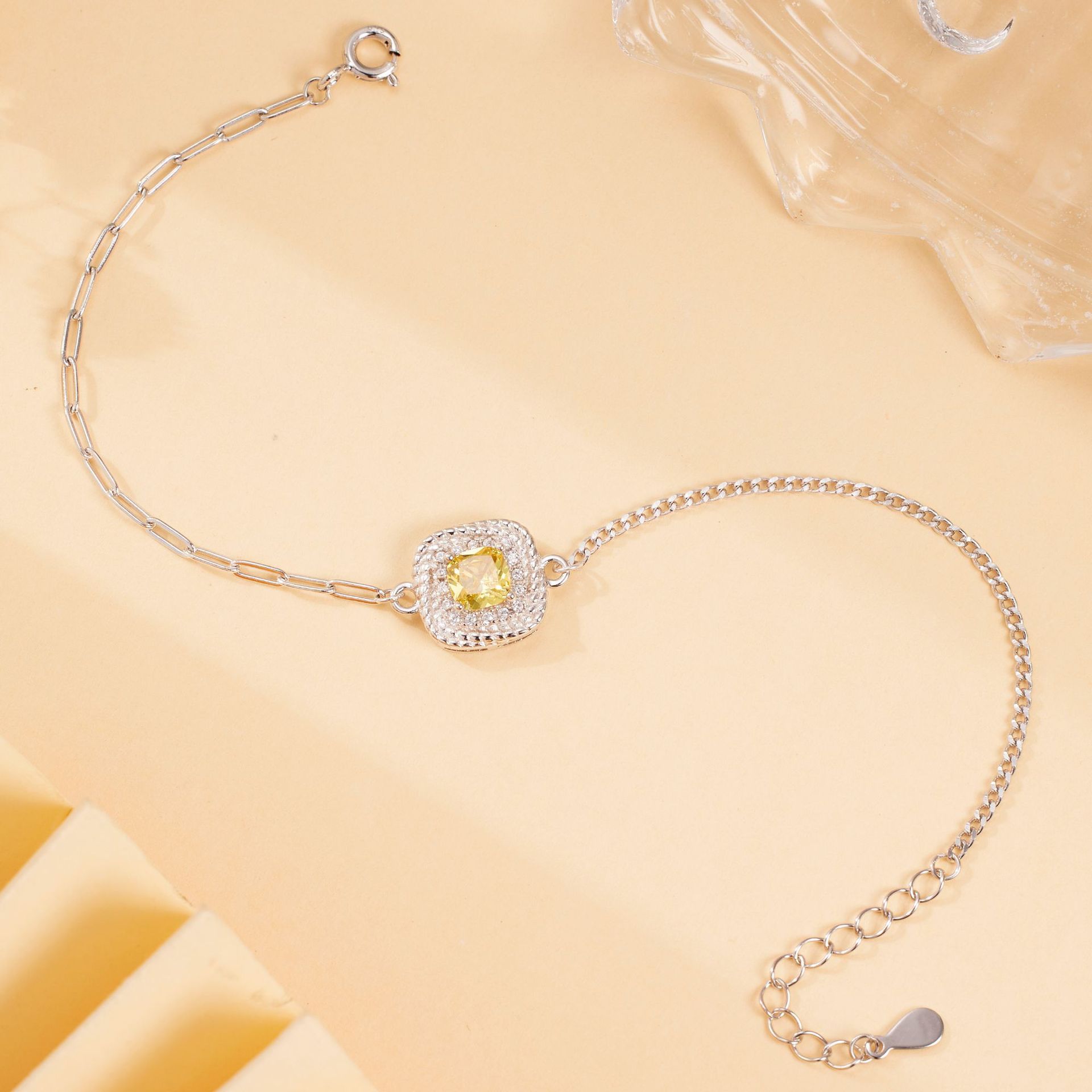 Small cube sugar bracelet with micro-inlay, niche, light luxury and high-end style, all-in-one jewelry, live-streaming supply manufacturer wholesale Specification drawing