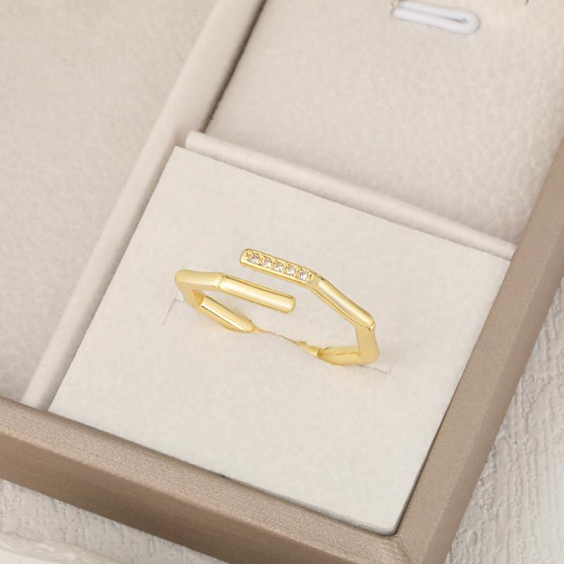 Cross-border simple and elegant women's high-end ring, niche and light luxury style bracelet, copper non-fading 18K gold jewelry opening Application Scenario