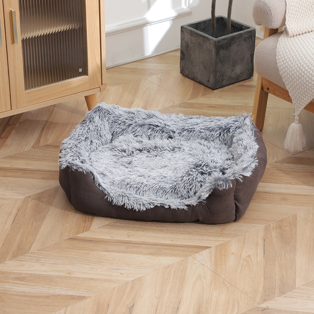 Two-color long-haired chicken plush dog bed, winter fleece thickened pet sleeping pad, detachable and washable PP cotton cat bed pad wholesale Application Scenario