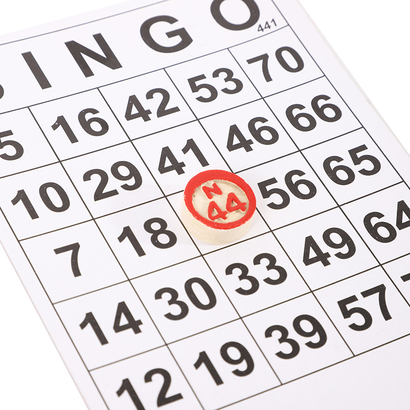 桌面游戏益智娱乐乐透数字棋宾果棋BINGO纸卡游戏酒吧休闲娱乐白底实物图