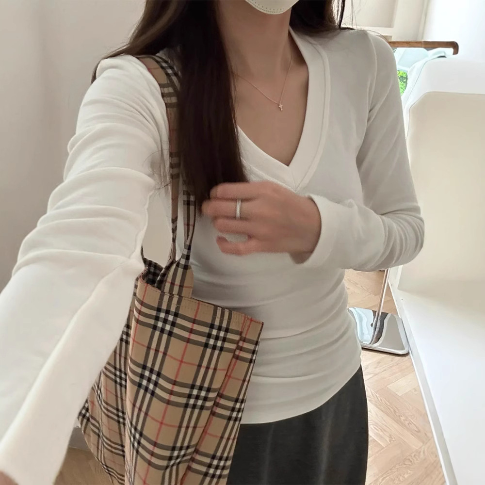 女式T恤实物图