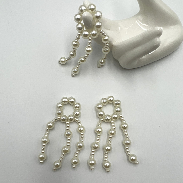 Hand-woven pearl pendants, ancient-style embroidered shoes, tassel accessories, DIY earrings, necklaces, hair ornaments, decorative materials Application Scenario