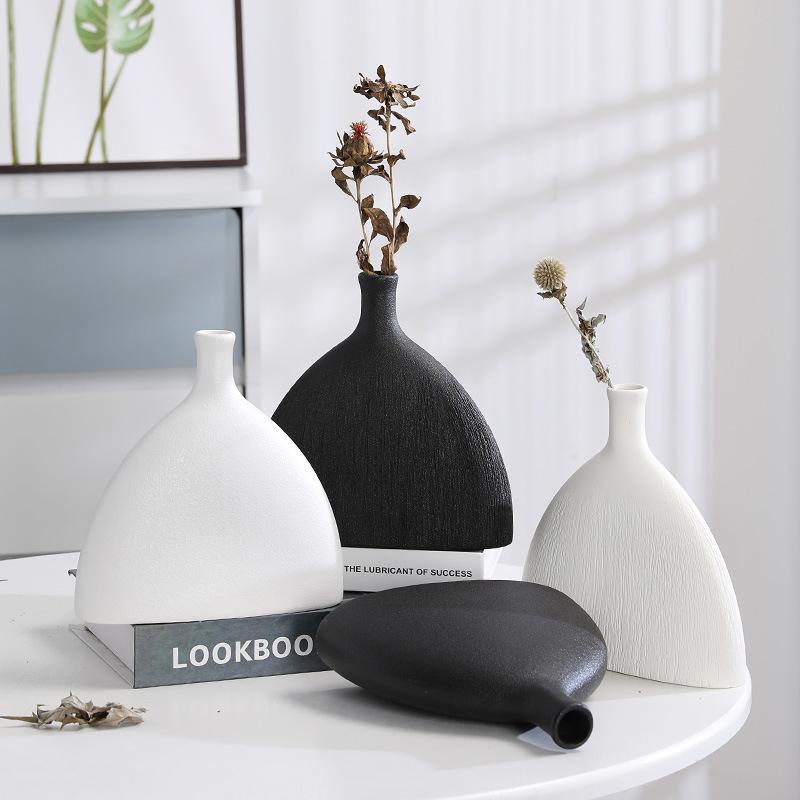 2025 Nordic Ins-style ceramic vases, dried flowers, flower arrangements, high-end Chinese-style home and homestay soft furnishings wholesale