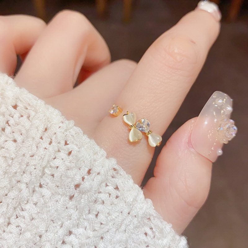 A niche and fashionable design with a simple cat-eye stone bow opening ring, a popular and versatile index finger ring accessory Specification image