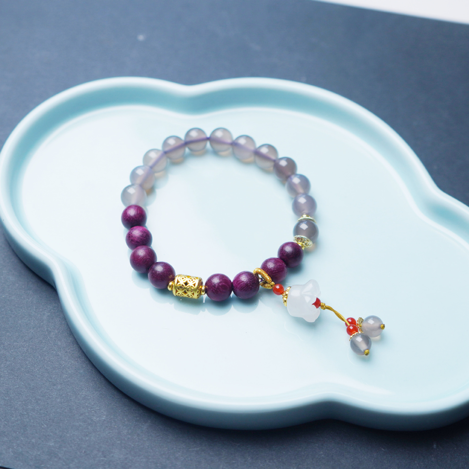 Wholesale of vintage natural grey agate lily of the valley handcrafted bracelets, sandalwood running rings, cultural play Buddhist prayer beads, men's and women's jewelry