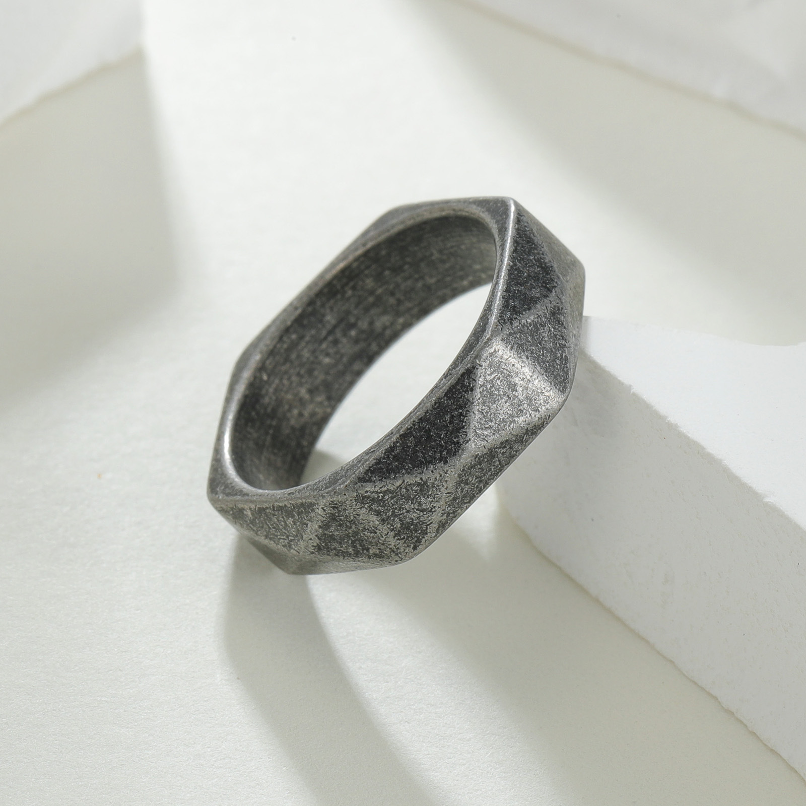 European and American trendsetting titanium steel jewelry, mechanically cut diamond-shaped ring, simple and elegant, aged silver ring bracelet details Picture