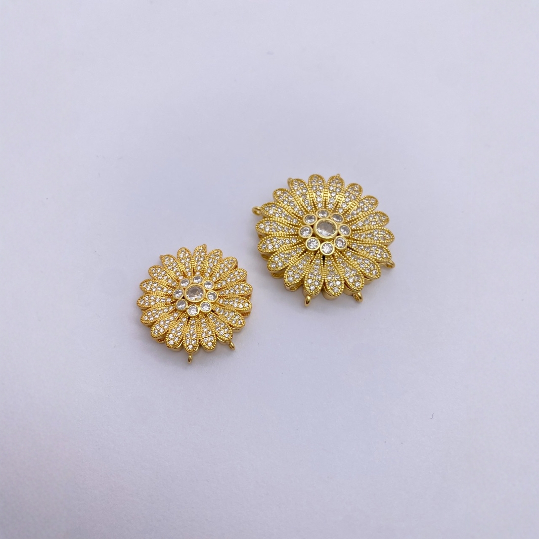 New Korean-style Daisy zircon fashionable, individual and cute pearl buckle multi-row buckle bracelet necklace clasp Application Scenario